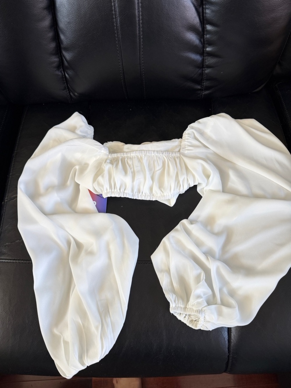 SHEIN NWT. White Off-Shoulder Puff Sleeve Crop Top
